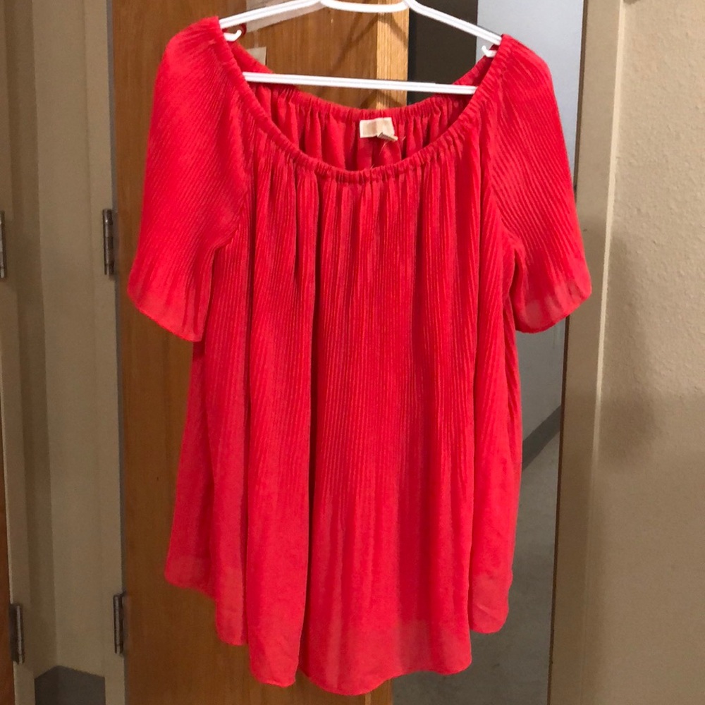 Flowing Michael Kors pink shirt